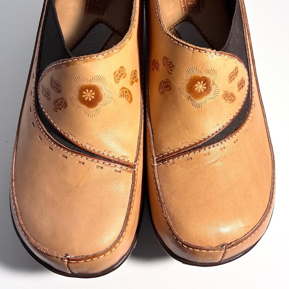 L’Artiste ‘Burbank’ Clogs - Picture 2 of 8